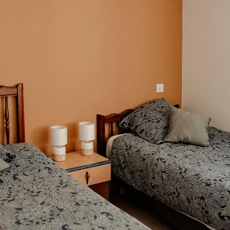 Terre - 1-4 Pers, A 20 Mins De Vulcania Et Du Puy-de-dome, 35 Mins Du Sancy *